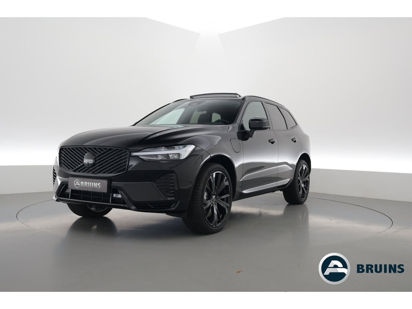 Volvo XC60 2.0 T6 350PK Plug-in hybrid AWD Plus Black Edition | MY26 Facelift | Rijklaar | Panorama-dak | 360Cam | Stoel- Stuurverw. | Memory | Harman Kardon | CarPlay | 21''
