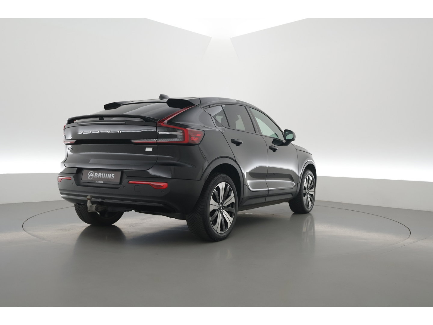 Volvo C40 Recharge Core 69 kWh | Trekhaak | Panorama dak | Stoel + stuurverwarming | Warmtepomp | all season |