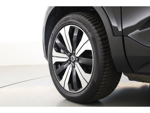 Volvo C40 Recharge Core 69 kWh | Trekhaak | Panorama dak | Stoel + stuurverwarming | Warmtepomp | all season |