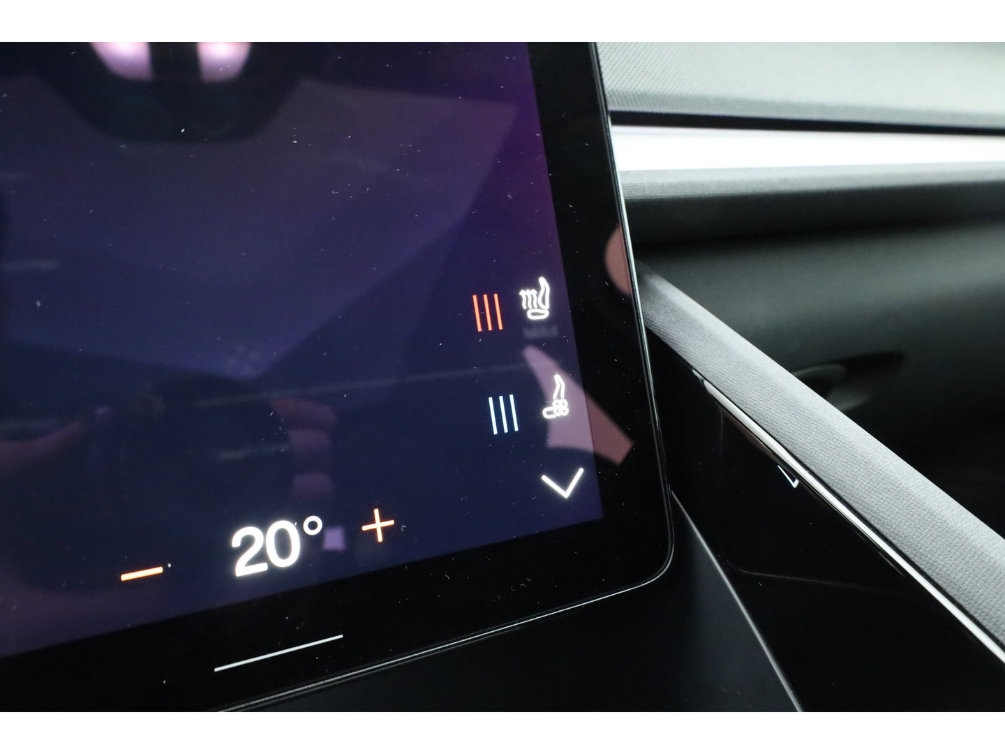 Polestar 2 Long Range Dual motor Plus 82 kWh | Stoelventilatie | Leer |  ACC | Blis | Pano | 360 Camera | Trekhaak | stoel 4 & stuur verwarming |