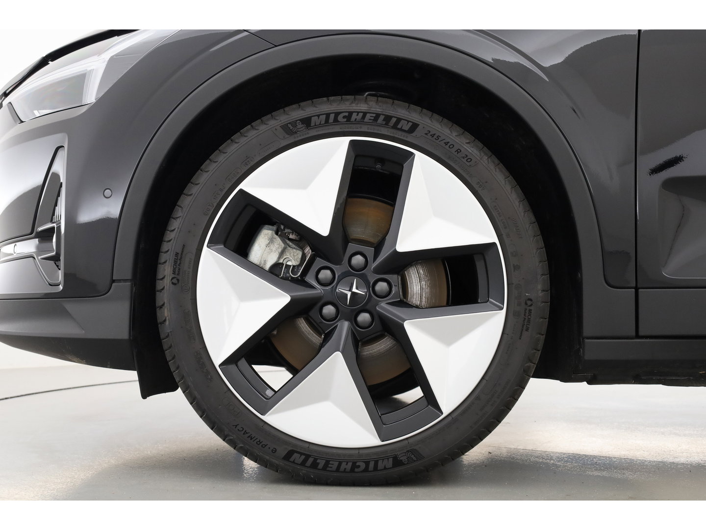 Polestar 2 Long Range Dual motor Plus 82 kWh | Stoelventilatie | Leer |  ACC | Blis | Pano | 360 Camera | Trekhaak | stoel 4 & stuur verwarming |