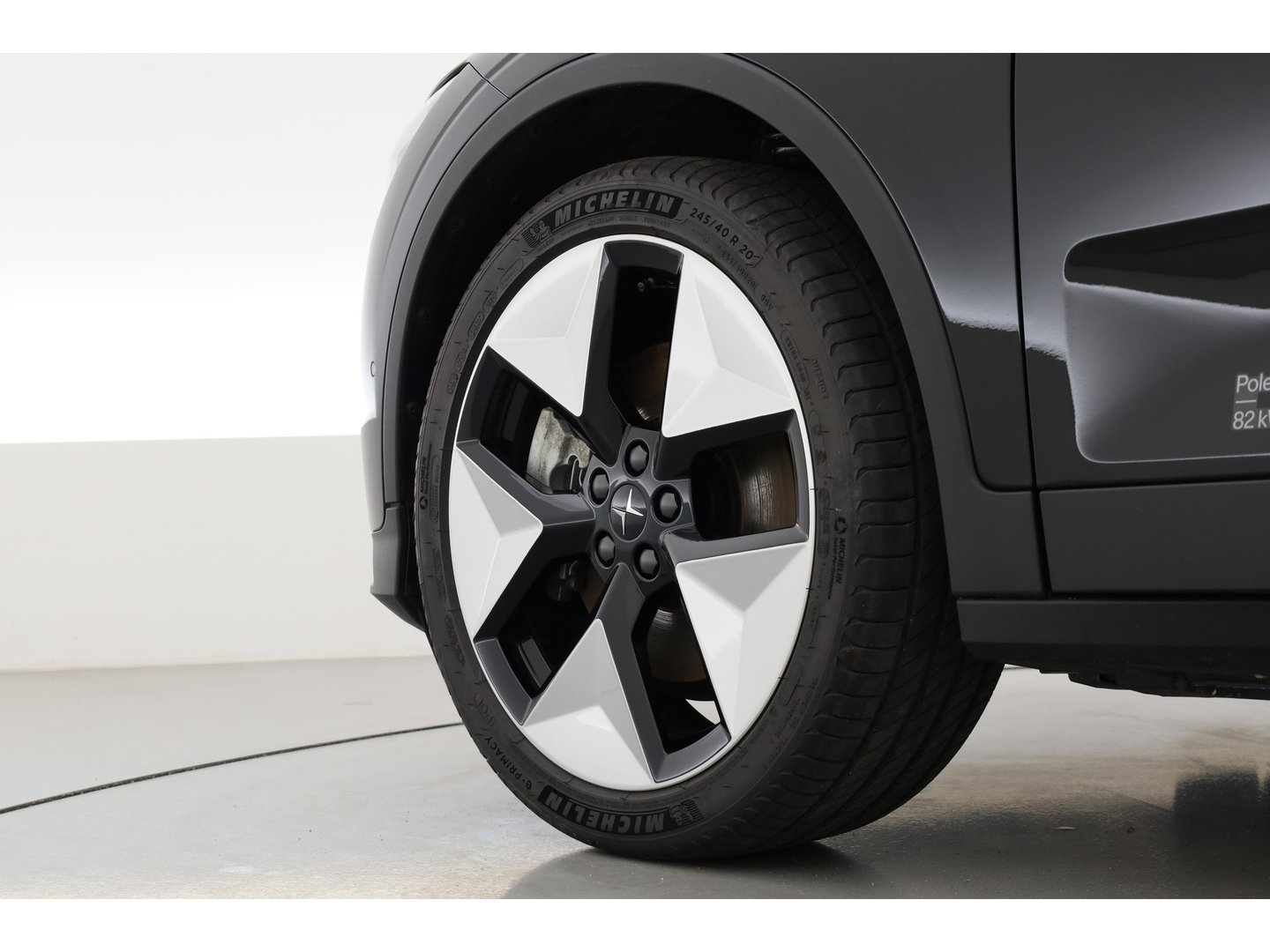 Polestar 2 Long Range Dual motor Plus 82 kWh | Stoelventilatie | Leer |  ACC | Blis | Pano | 360 Camera | Trekhaak | stoel 4 & stuur verwarming |
