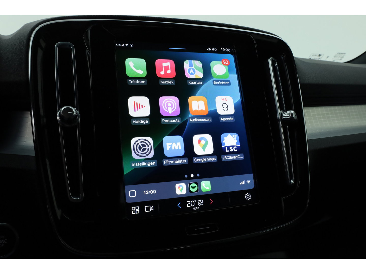 Volvo XC40 2.0 B3 Core | Prijs rijklaar | Facelift | achteruitrijcamera | Carplay |