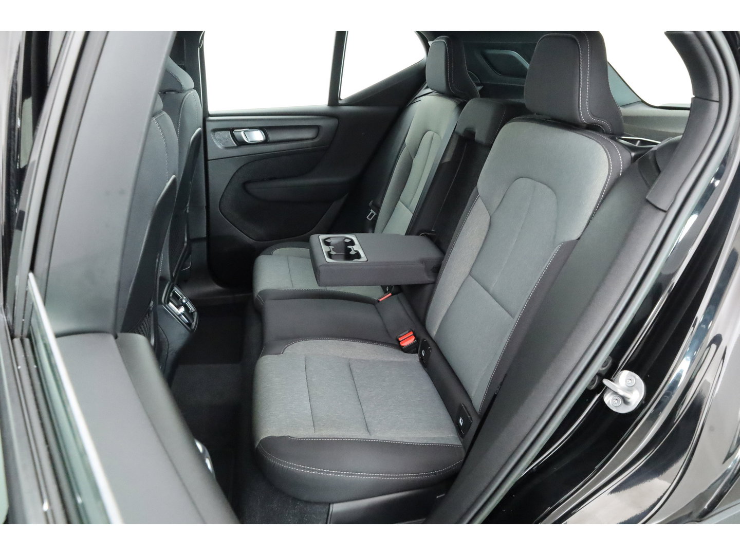 Volvo XC40 2.0 B3 Core | Prijs rijklaar | Facelift | achteruitrijcamera | Carplay |