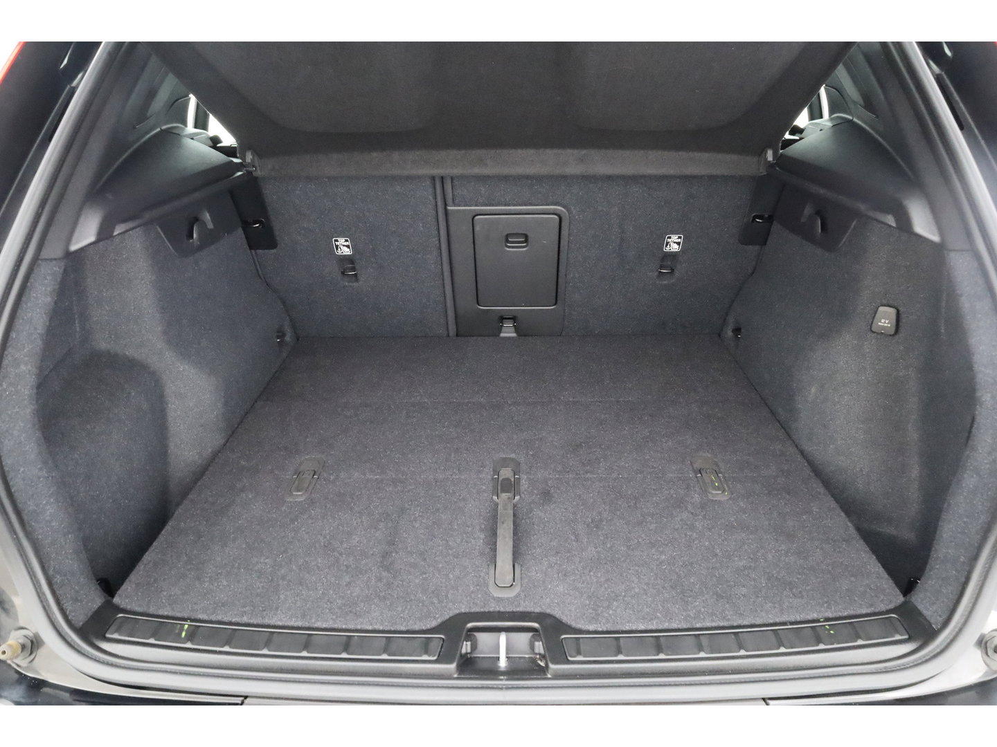 Volvo XC40 2.0 B3 Core | Prijs rijklaar | Facelift | achteruitrijcamera | Carplay |