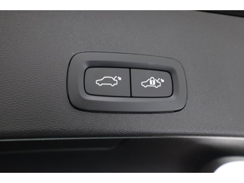 Volvo XC40 2.0 B3 Core | Prijs rijklaar | Facelift | achteruitrijcamera | Carplay |