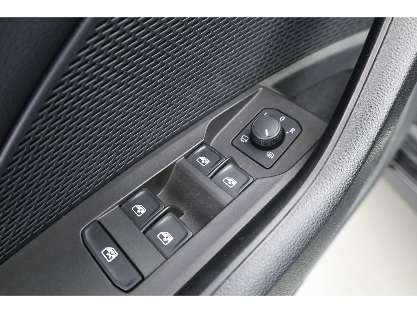 Škoda Octavia Combi 1.4 TSI iV PHEV Business | SOH 94.7% | Adapt. Cruise | Pano | Head-Up Display | Memory |  Apple CarPlay & Android Auto |