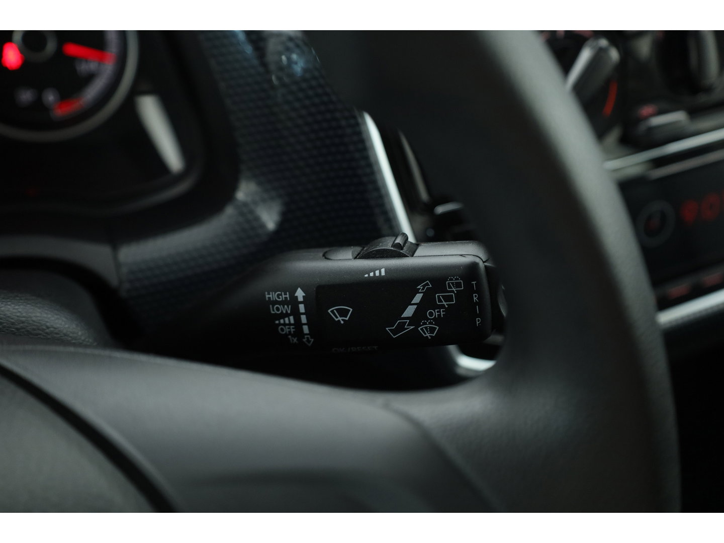 Volkswagen up! 1.0 BMT move up! |Rijklaar !| Airco | All Seasons | Bluetooth | Licht-/ Regensensor |