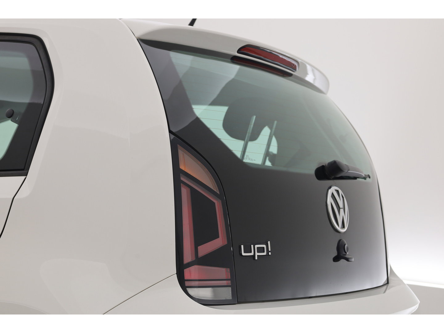 Volkswagen up! 1.0 BMT move up! |Rijklaar !| Airco | All Seasons | Bluetooth | Licht-/ Regensensor |