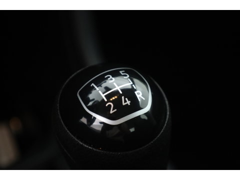 Volkswagen up! 1.0 BMT move up! |Rijklaar !| Airco | All Seasons | Bluetooth | Licht-/ Regensensor |