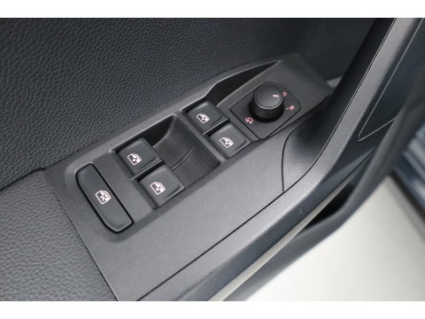 SEAT Arona 1.0 TSI | Navi | Adapt. Cruise | Apple CarPlay | Clima | LED | PDC A