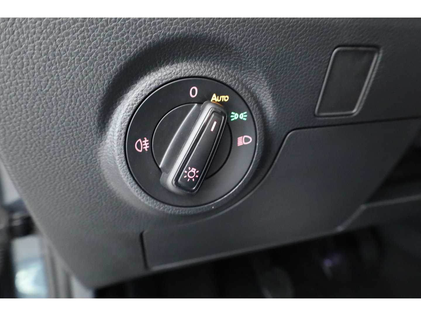 SEAT Arona 1.0 TSI | Navi | Adapt. Cruise | Apple CarPlay | Clima | LED | PDC A
