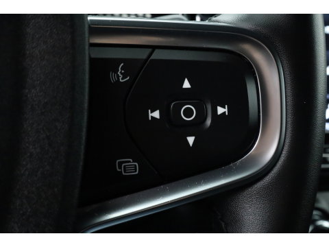 Volvo XC40 1.5 T4 Recharge R design | Adapt. Cruise | Navi | Stoel-Stuurverw. | Camera | CarPlay