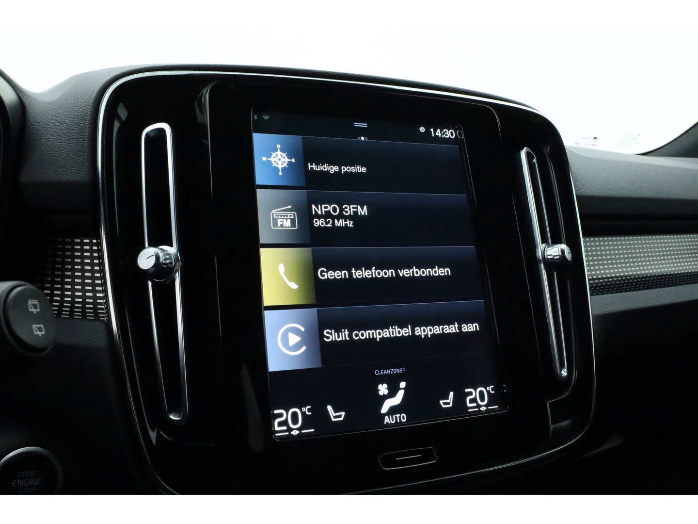 Volvo XC40 1.5 T4 Recharge R design | Adapt. Cruise | Navi | Stoel-Stuurverw. | Camera | CarPlay