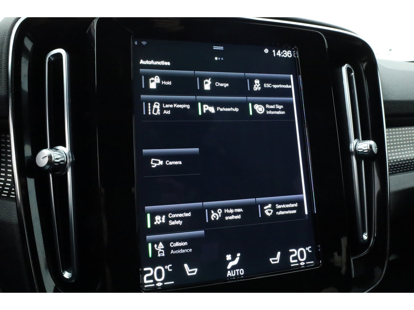 Volvo XC40 1.5 T4 Recharge R design | Adapt. Cruise | Navi | Stoel-Stuurverw. | Camera | CarPlay