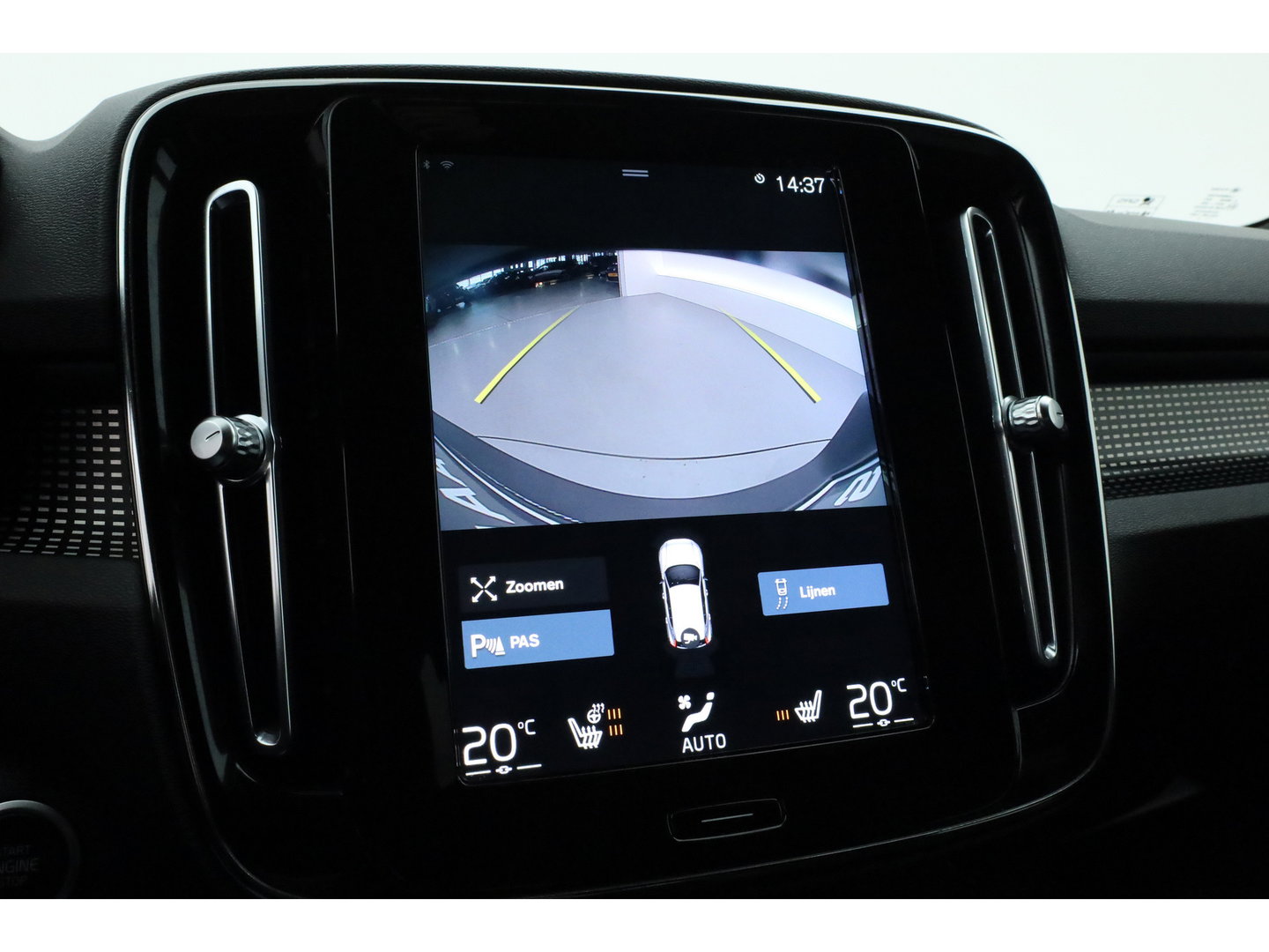 Volvo XC40 1.5 T4 Recharge R design | Adapt. Cruise | Navi | Stoel-Stuurverw. | Camera | CarPlay