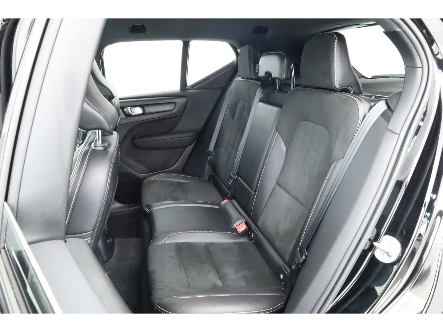 Volvo XC40 1.5 T4 Recharge R design | Adapt. Cruise | Navi | Stoel-Stuurverw. | Camera | CarPlay