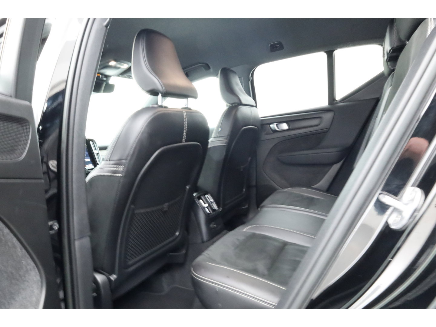 Volvo XC40 1.5 T4 Recharge R design | Adapt. Cruise | Navi | Stoel-Stuurverw. | Camera | CarPlay