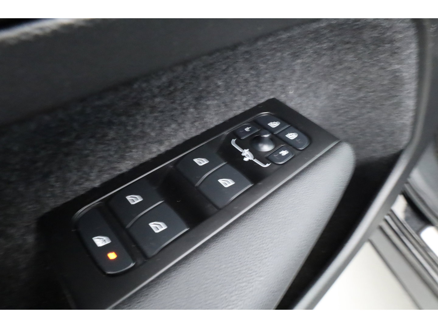 Volvo XC40 1.5 T4 Recharge R design | Adapt. Cruise | Navi | Stoel-Stuurverw. | Camera | CarPlay