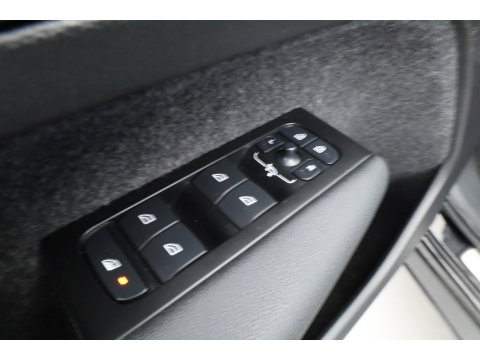 Volvo XC40 1.5 T4 Recharge R design | Adapt. Cruise | Navi | Stoel-Stuurverw. | Camera | CarPlay