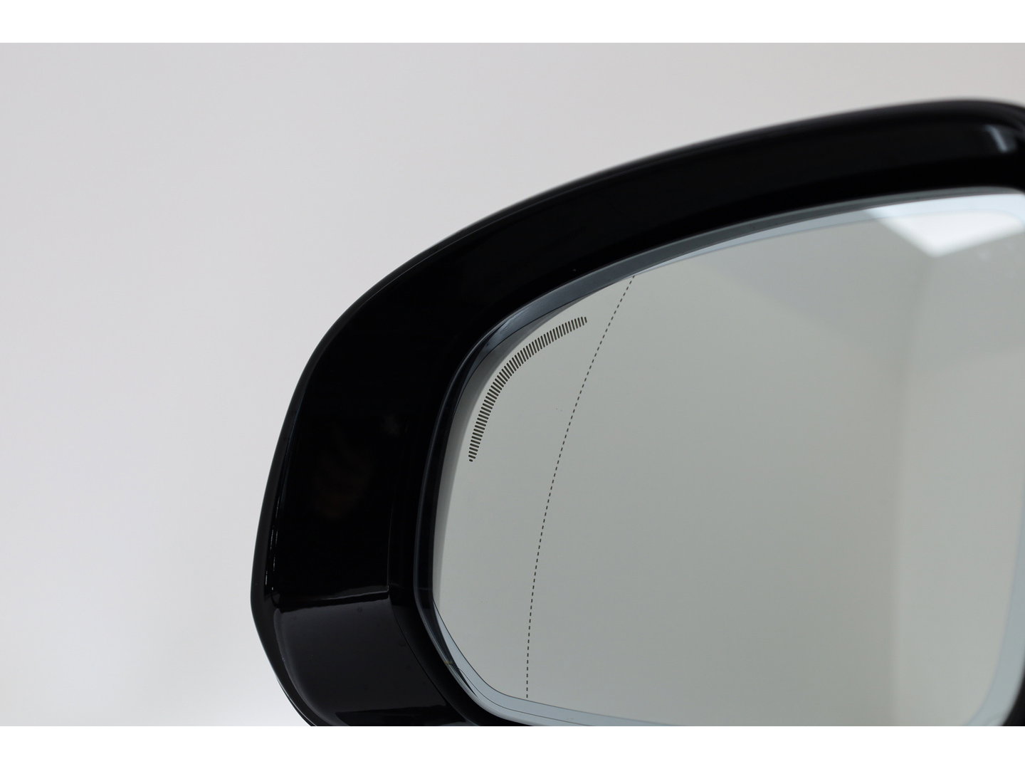 Volvo XC60 2.0 T6 Plug-in hybrid AWD Plus Black Edition | Pano | 21” | Memory Seats | Harman Kardon | Pilot Assist | 360 cam