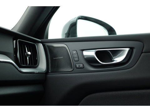 Volvo XC60 2.0 T6 Plug-in hybrid AWD Plus Black Edition | Pano | 21” | Memory Seats | Harman Kardon | Pilot Assist | 360 cam