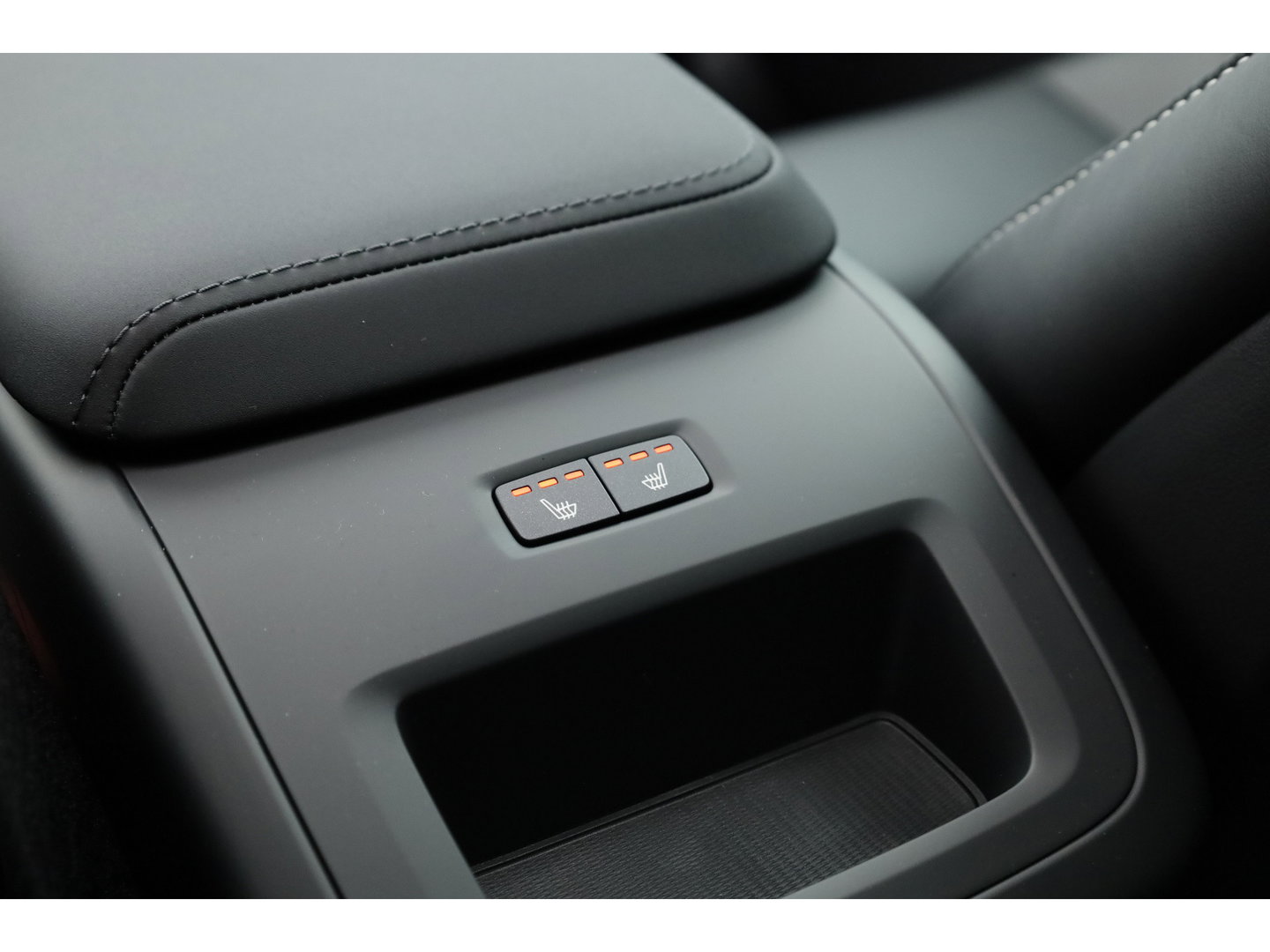 Volvo XC60 2.0 T6 Plug-in hybrid AWD Plus Black Edition | Pano | 21” | Memory Seats | Harman Kardon | Pilot Assist | 360 cam