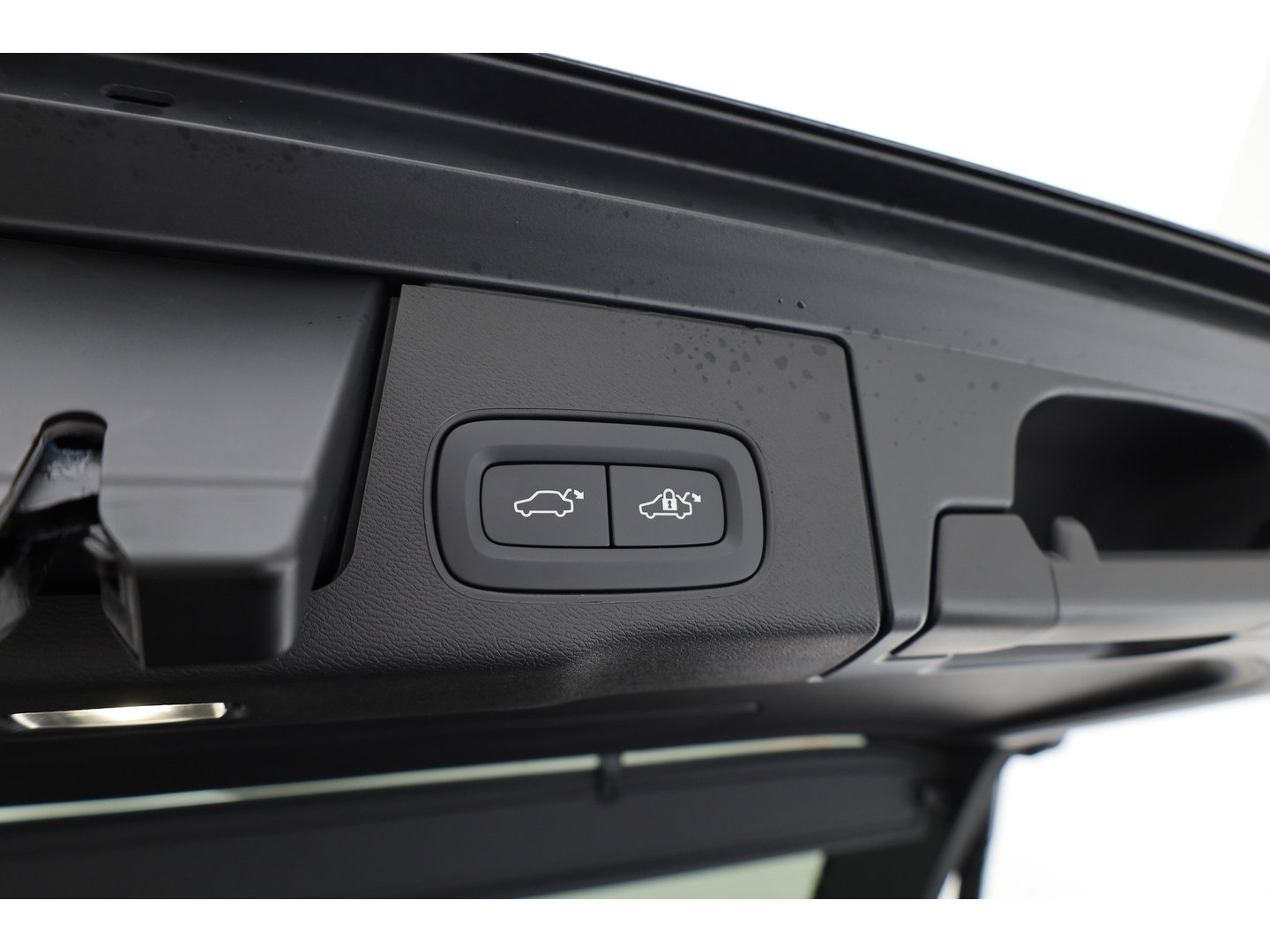 Volvo XC60 2.0 T6 Plug-in hybrid AWD Plus Black Edition | Pano | 21” | Memory Seats | Harman Kardon | Pilot Assist | 360 cam