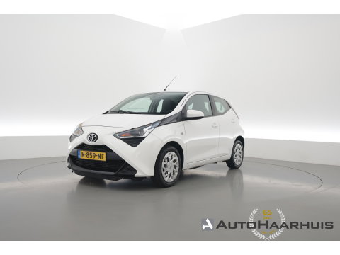 Toyota Aygo 1.0 VVT-i x-play | Achteruitrijcamera | Apple CarPlay & Android Auto | DAB | Airco | 15" velgen | Elek. Ramen V.