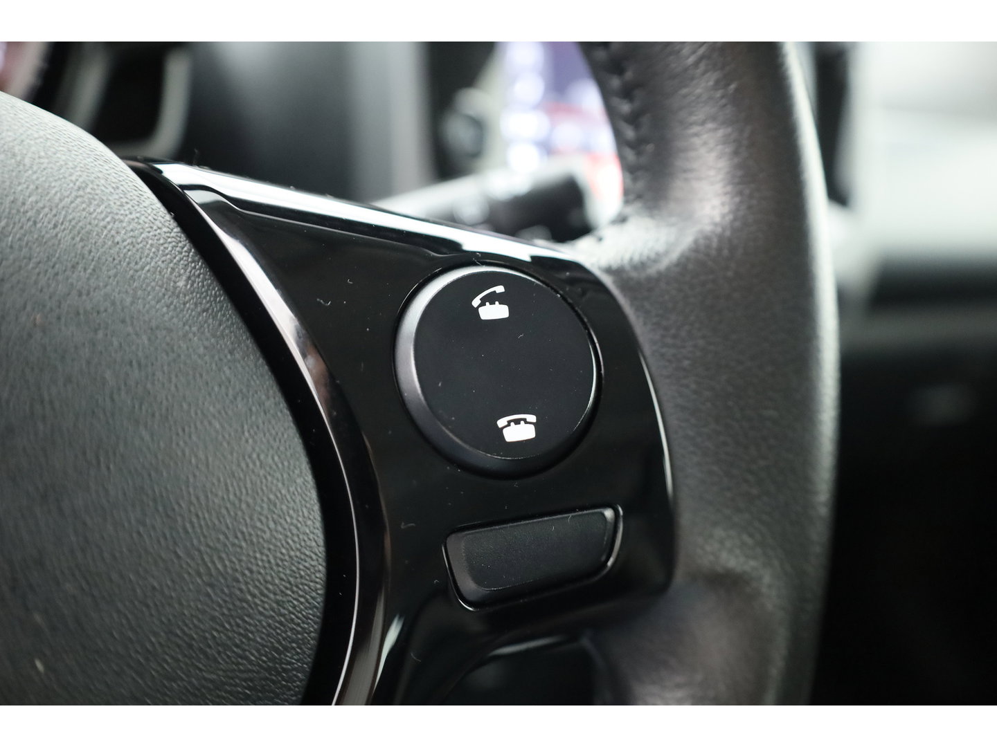 Toyota Aygo 1.0 VVT-i x-play | Achteruitrijcamera | Apple CarPlay & Android Auto | DAB | Airco | 15" velgen | Elek. Ramen V.