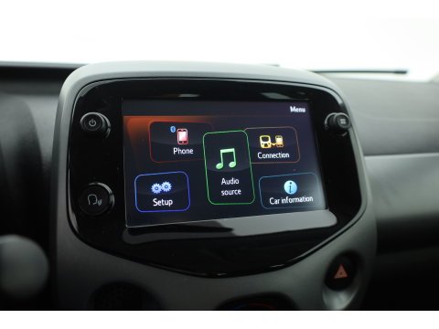 Toyota Aygo 1.0 VVT-i x-play | Achteruitrijcamera | Apple CarPlay & Android Auto | DAB | Airco | 15" velgen | Elek. Ramen V.