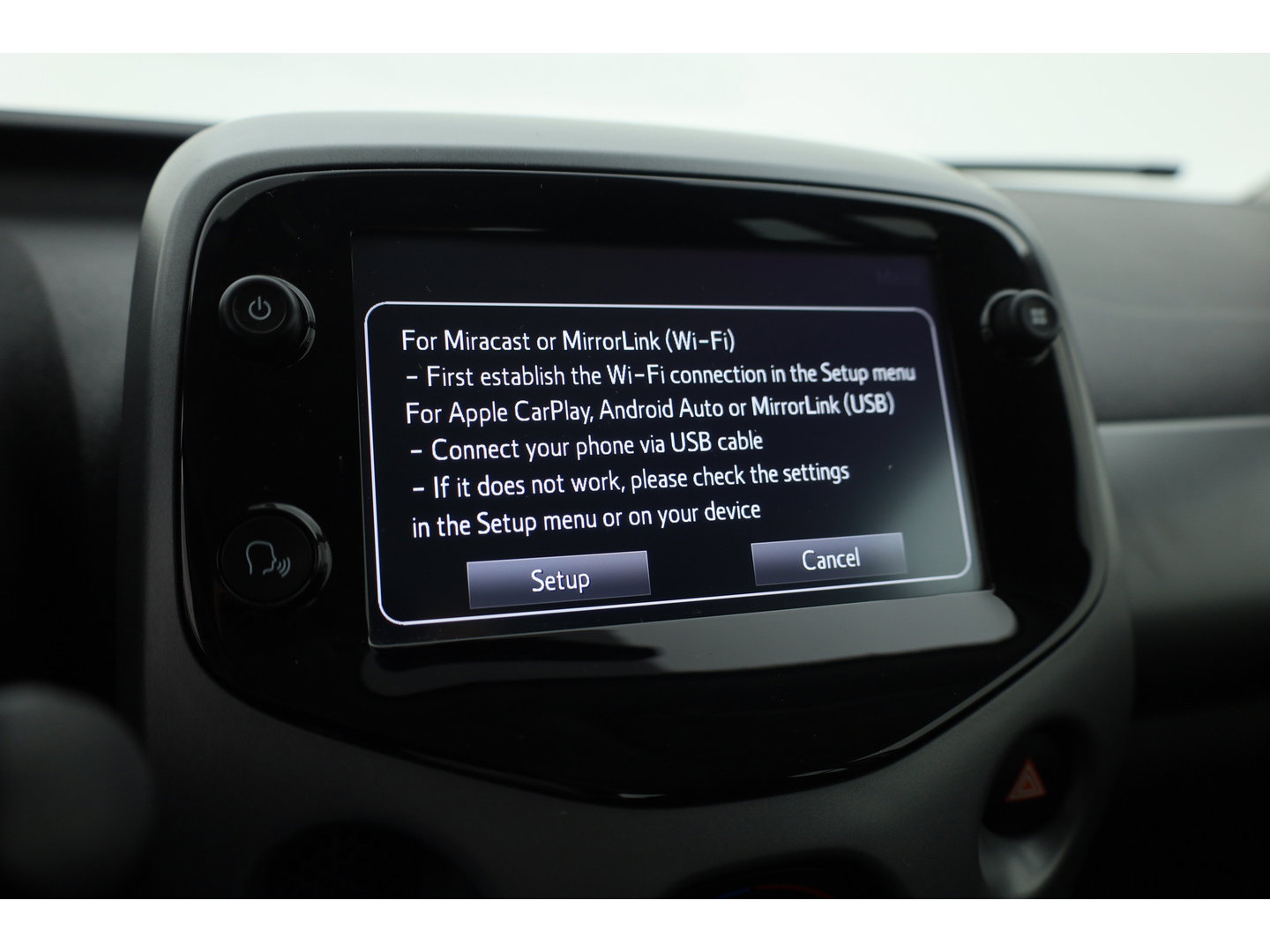 Toyota Aygo 1.0 VVT-i x-play | Achteruitrijcamera | Apple CarPlay & Android Auto | DAB | Airco | 15" velgen | Elek. Ramen V.