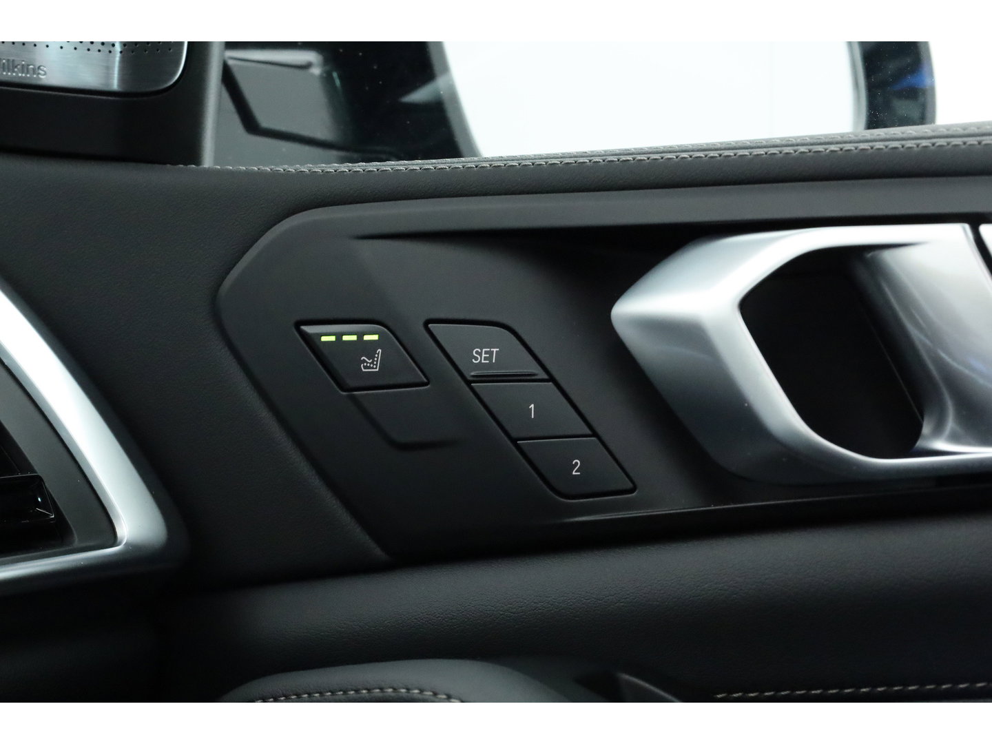 BMW X5 xDrive50e M Sport Frozen pure Grey | Skylounge | Soft Close | Achterasbesturing | 360cam | B&W Audio | 22'' | Stoelvent. | Carbon | Luchtvering