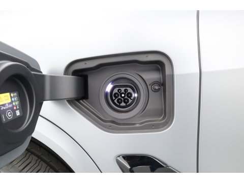 BMW X5 xDrive50e M Sport Frozen pure Grey | Skylounge | Soft Close | Achterasbesturing | 360cam | B&W Audio | 22'' | Stoelvent. | Carbon | Luchtvering