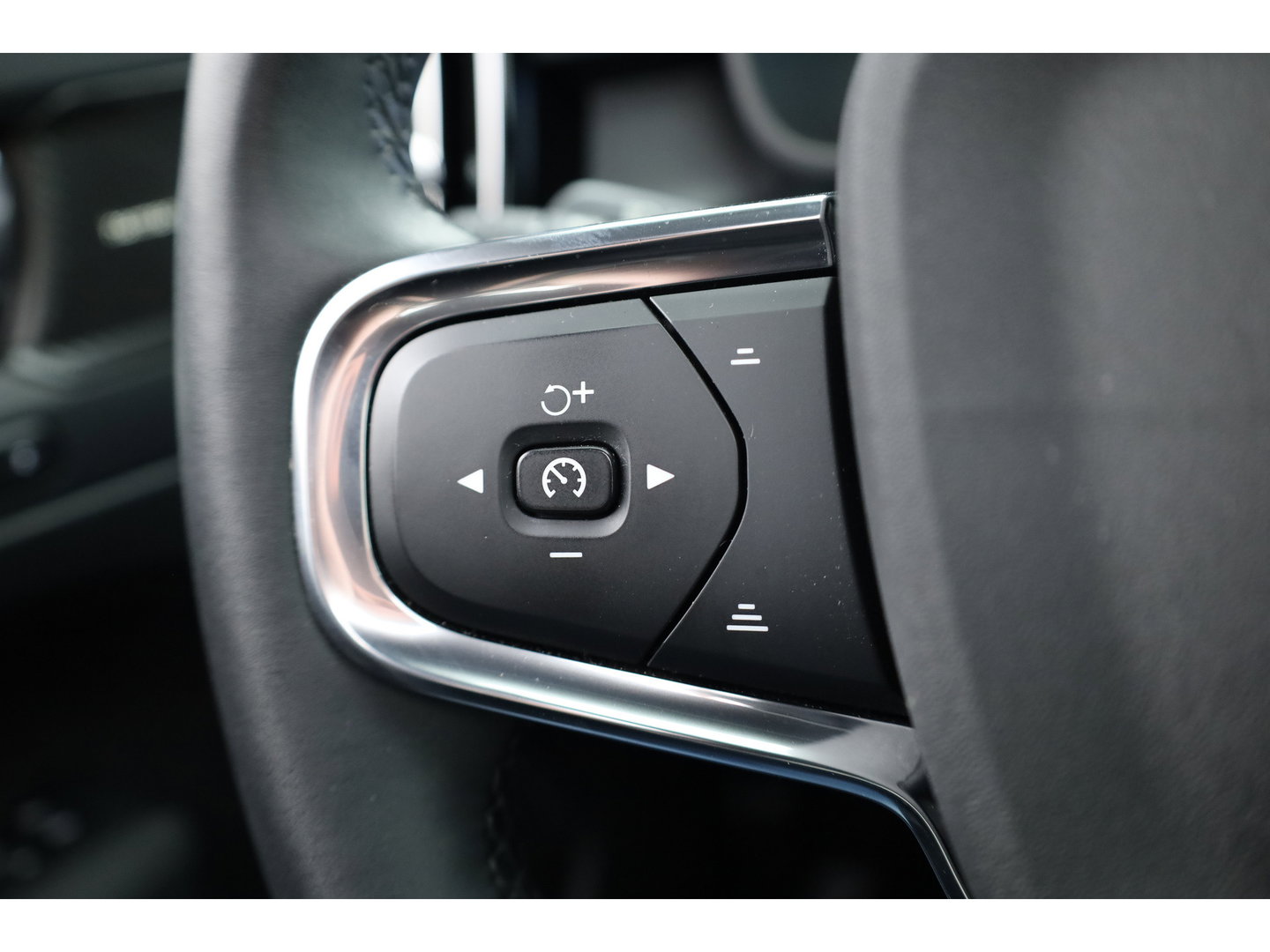Volvo XC40 1.5 T5 Plug-in hybrid Ultimate Dark | SOH 91.1% | Pano | Harman Kardon | Adapt. Cruise | 360cam | Keyless | Stoel- Stuurverw