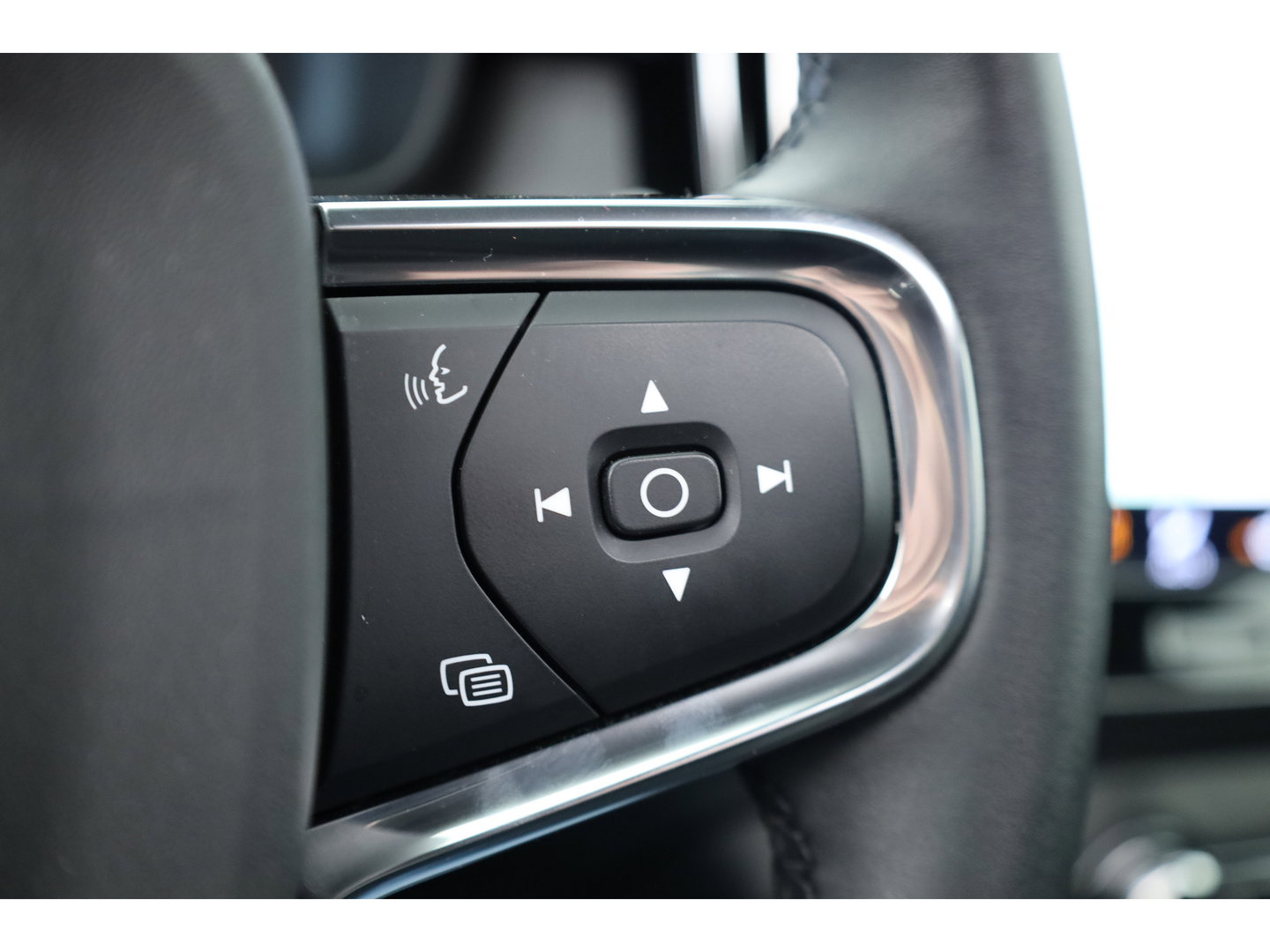 Volvo XC40 1.5 T5 Plug-in hybrid Ultimate Dark | SOH 91.1% | Pano | Harman Kardon | Adapt. Cruise | 360cam | Keyless | Stoel- Stuurverw
