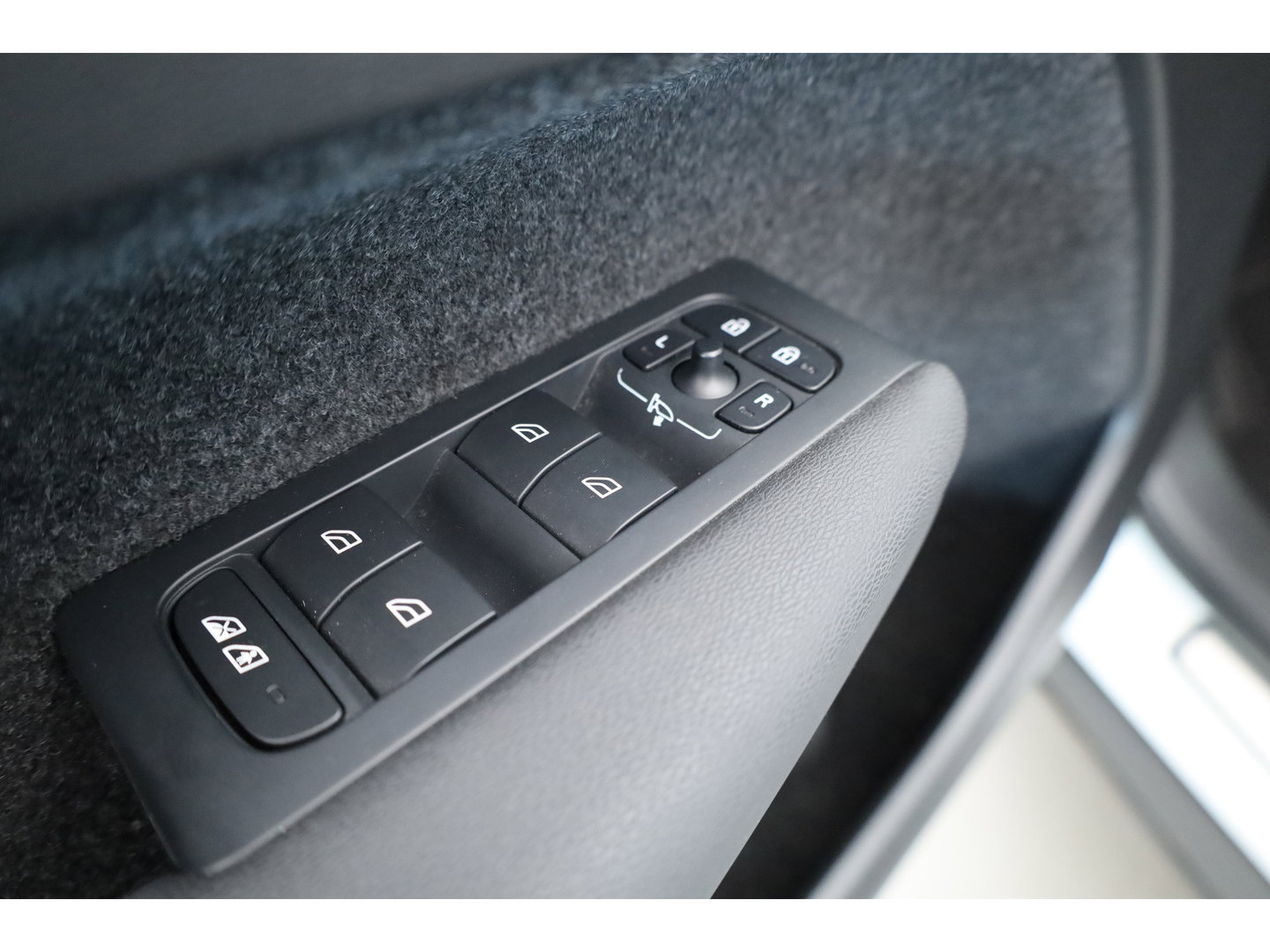 Volvo XC40 1.5 T5 Plug-in hybrid Ultimate Dark | SOH 91.1% | Pano | Harman Kardon | Adapt. Cruise | 360cam | Keyless | Stoel- Stuurverw