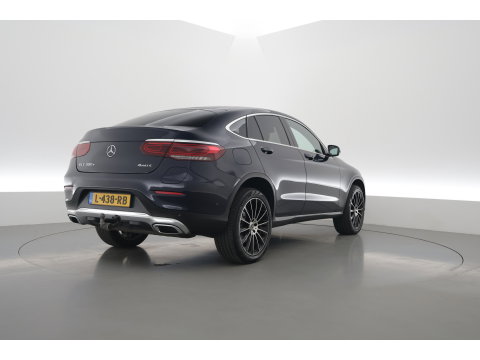 Mercedes-Benz GLC Coupé 300e 4MATIC Business Solution Luxury | SOH 86.2% | Adapt. Cruise | Apple CarPlay & Android Auto | Pano | Trekhaak | Dodehoek | Stoelverw.