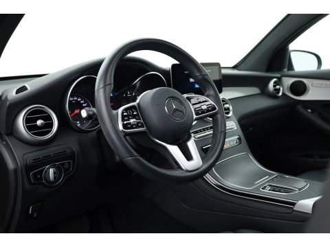 Mercedes-Benz GLC Coupé 300e 4MATIC Business Solution Luxury | SOH 86.2% | Adapt. Cruise | Apple CarPlay & Android Auto | Pano | Trekhaak | Dodehoek | Stoelverw.