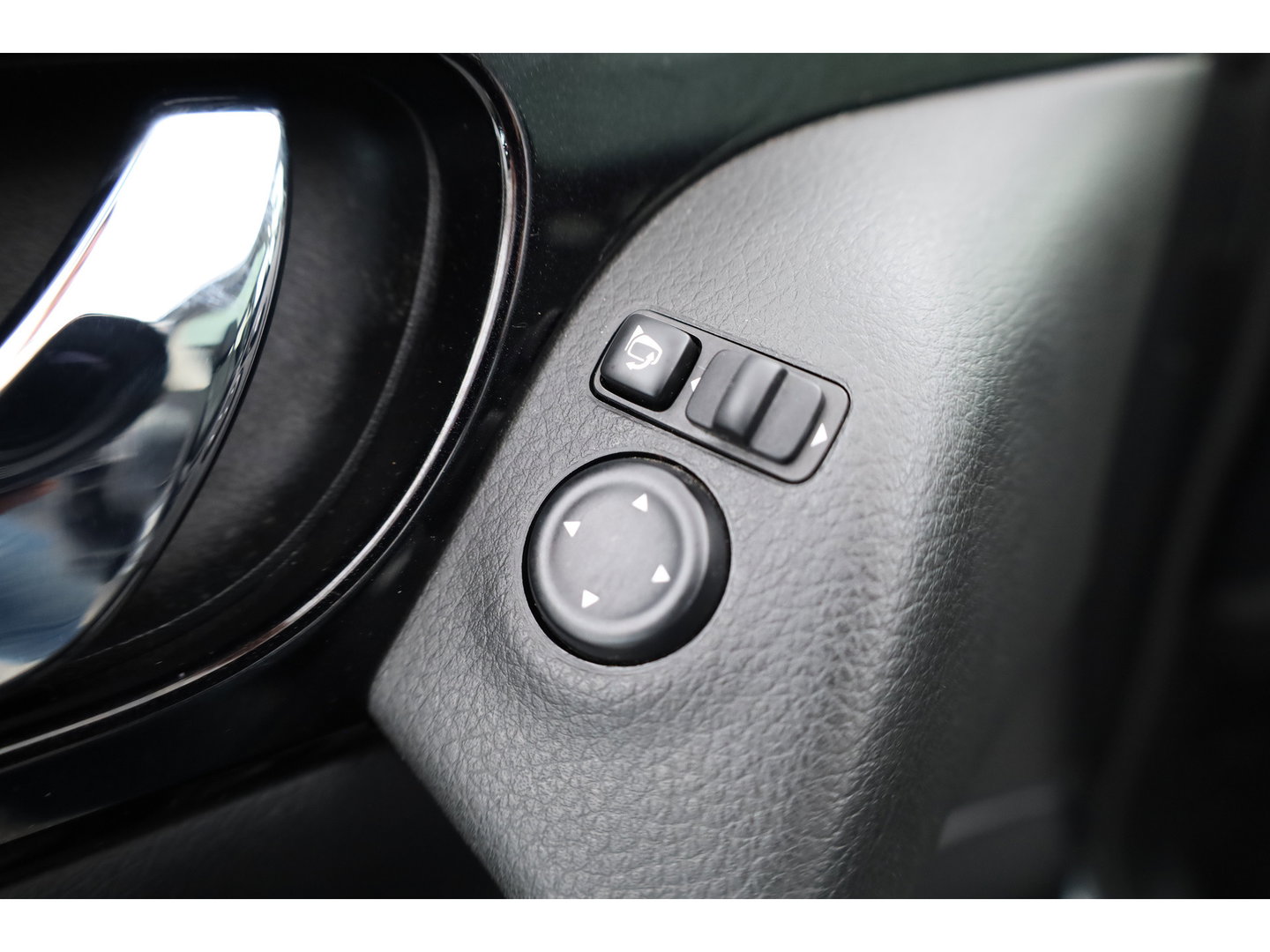Nissan QASHQAI 1.2 Tekna | Cruise | 360cam | Dodehoek. | Pano | Trekhaak | Stoelverw. | Achteruitrijcamera