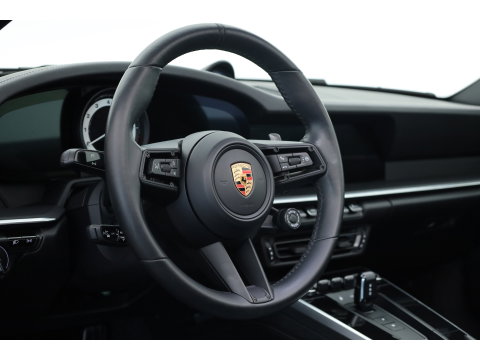 Porsche 911 Cabrio 3.0 Carrera 4 S Orgi. NL | Sport Chrono | Achterasbesturing | Sport Design Pack | PDCC | PDLS | Sportuitlaat | 20/21'' | Adaptieve Sportstoelen Plus ( Leder-Sport-Tex Stickels (checker Flag)
