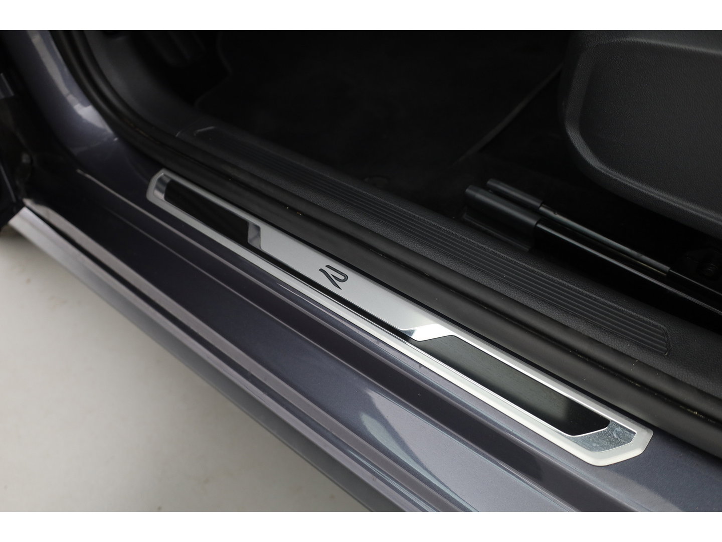 Volkswagen Polo 1.0 TSI R-Line Edition | Dig. Cockpit |  Adapt. Cruise | Keyless | Camera | Apple CarPlay & Android Auto | PDC V+A