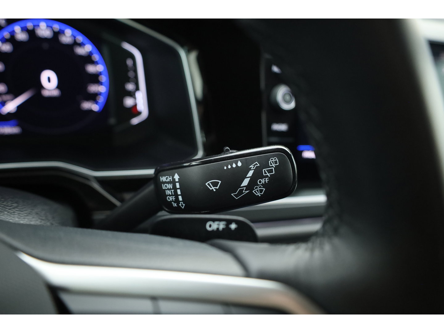 Volkswagen Polo 1.0 TSI R-Line Edition | Dig. Cockpit |  Adapt. Cruise | Keyless | Camera | Apple CarPlay & Android Auto | PDC V+A