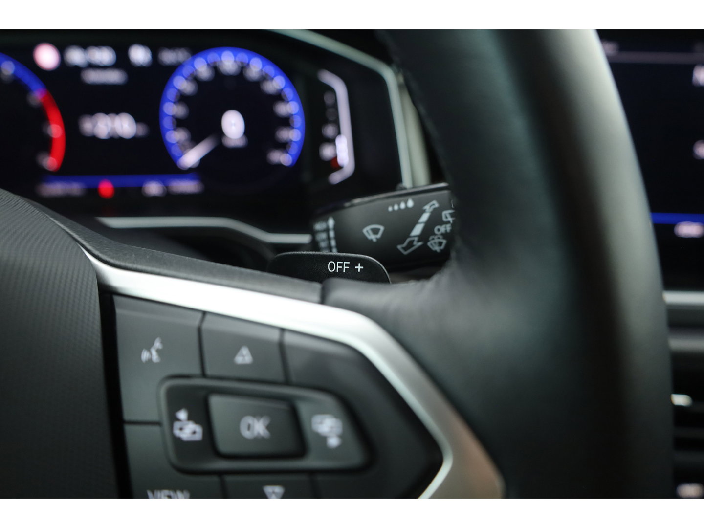 Volkswagen Polo 1.0 TSI R-Line Edition | Dig. Cockpit |  Adapt. Cruise | Keyless | Camera | Apple CarPlay & Android Auto | PDC V+A