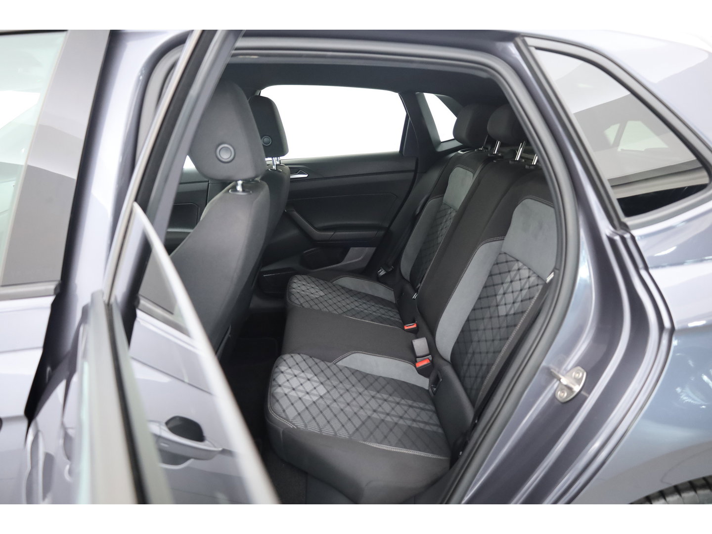 Volkswagen Polo 1.0 TSI R-Line Edition | Dig. Cockpit |  Adapt. Cruise | Keyless | Camera | Apple CarPlay & Android Auto | PDC V+A