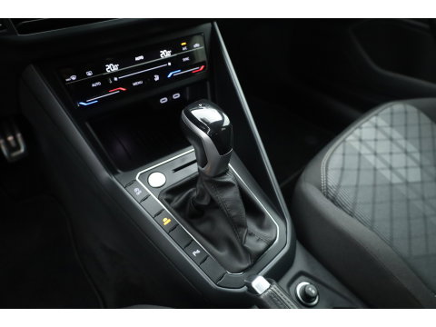 Volkswagen Polo 1.0 TSI R-Line Edition | Dig. Cockpit |  Adapt. Cruise | Keyless | Camera | Apple CarPlay & Android Auto | PDC V+A