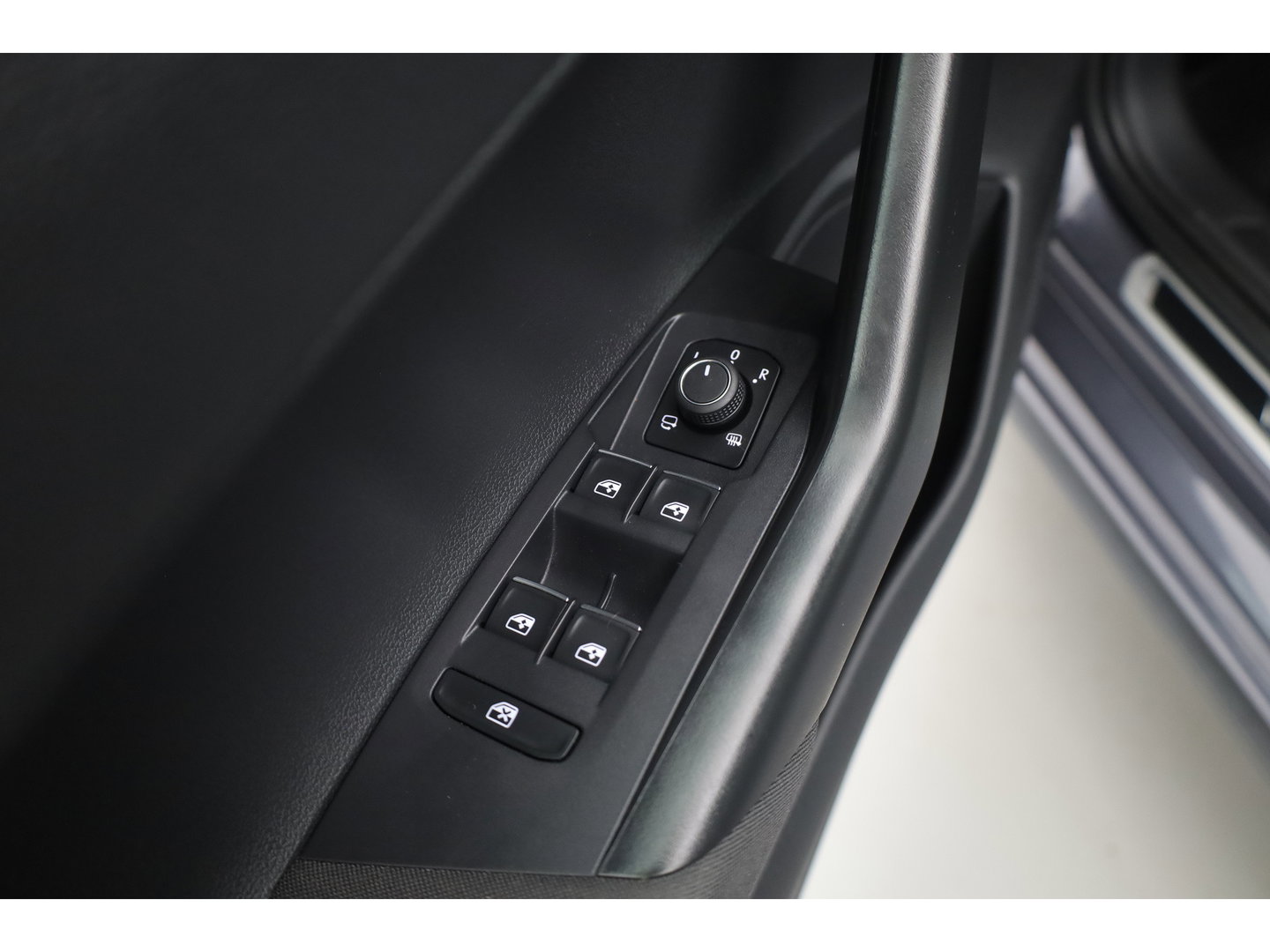Volkswagen Polo 1.0 TSI R-Line Edition | Dig. Cockpit |  Adapt. Cruise | Keyless | Camera | Apple CarPlay & Android Auto | PDC V+A