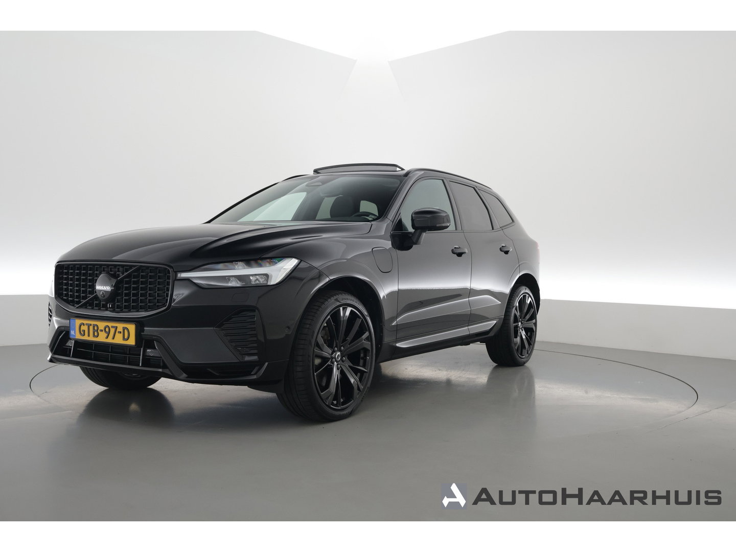 Volvo XC60 2.0 T8 Plug-in hybrid AWD Plus Black Edition | SOH 99.1% | Pano | Memory Seats | H&K Audio | 360cam | Pilot Assist | 4x Stoelverw. | Bliss | Google Info.