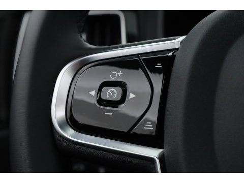 Volvo XC60 2.0 T8 Plug-in hybrid AWD Plus Black Edition | SOH 99.1% | Pano | Memory Seats | H&K Audio | 360cam | Pilot Assist | 4x Stoelverw. | Bliss | Google Info.