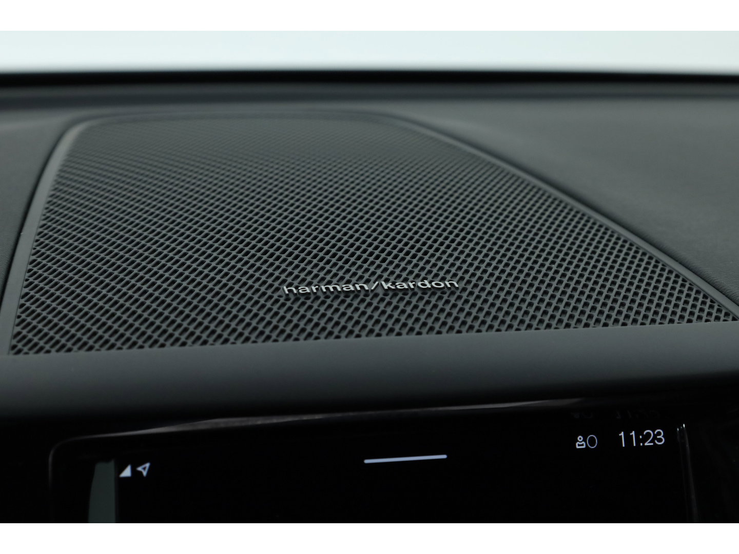 Volvo XC60 2.0 T8 Plug-in hybrid AWD Plus Black Edition | SOH 99.1% | Pano | Memory Seats | H&K Audio | 360cam | Pilot Assist | 4x Stoelverw. | Bliss | Google Info.